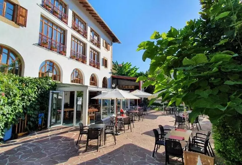 Majatalo Hostal Ansonea