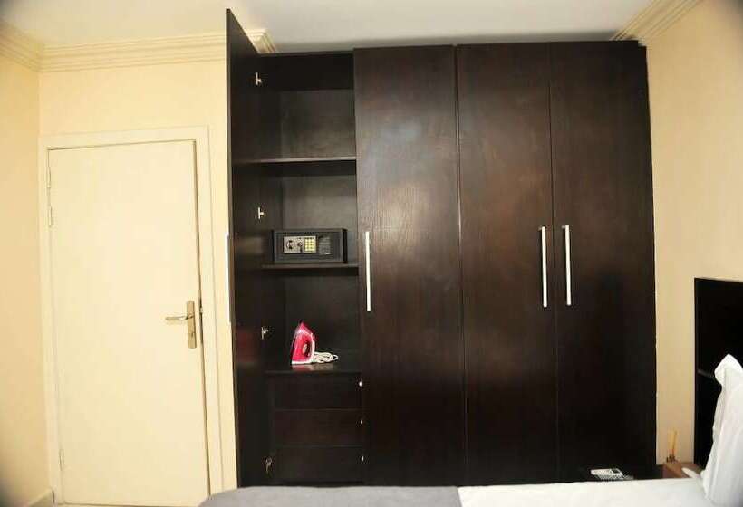 پانسیون Nigus House