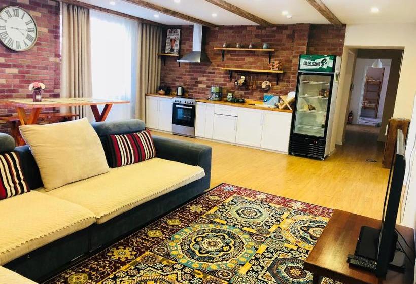 پانسیون Summit Guest House