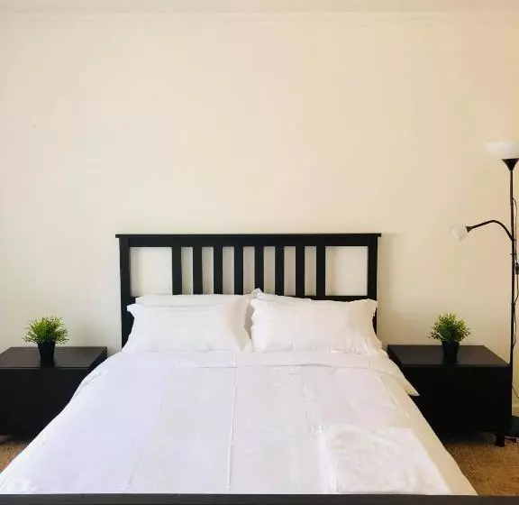 پانسیون Summit Guest House