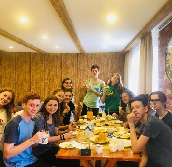 پانسیون Summit Guest House