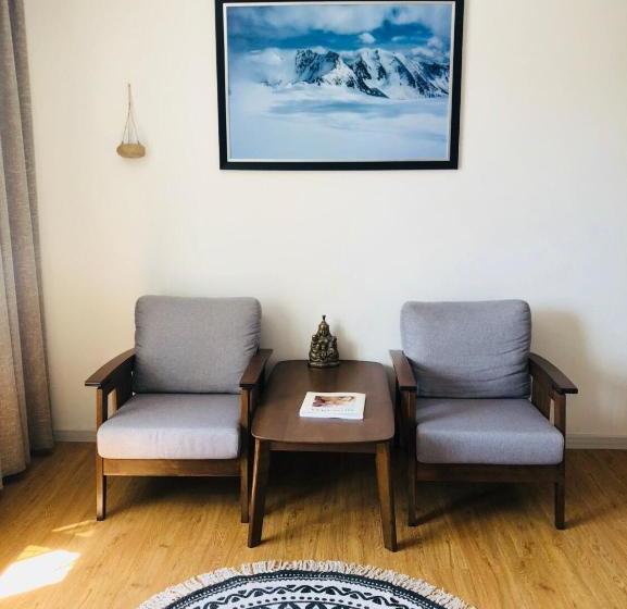 پانسیون Summit Guest House