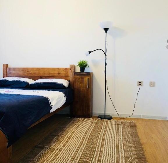 پانسیون Summit Guest House