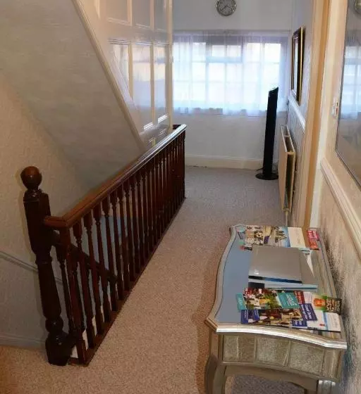 Majatalo The Cove Guest House