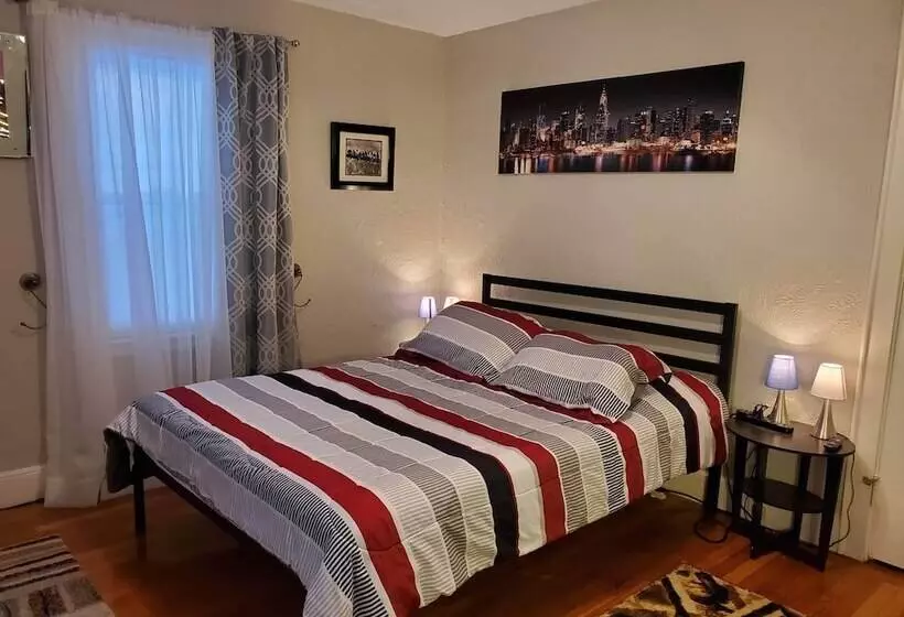 تختخواب و صبحانه Natalie House   Boston