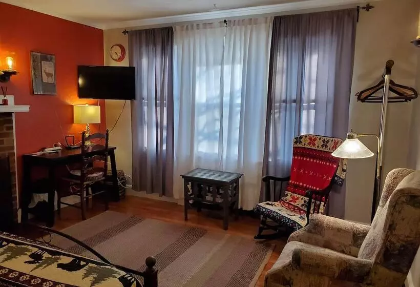 تختخواب و صبحانه Natalie House   Boston