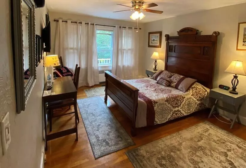 تختخواب و صبحانه Natalie House   Boston