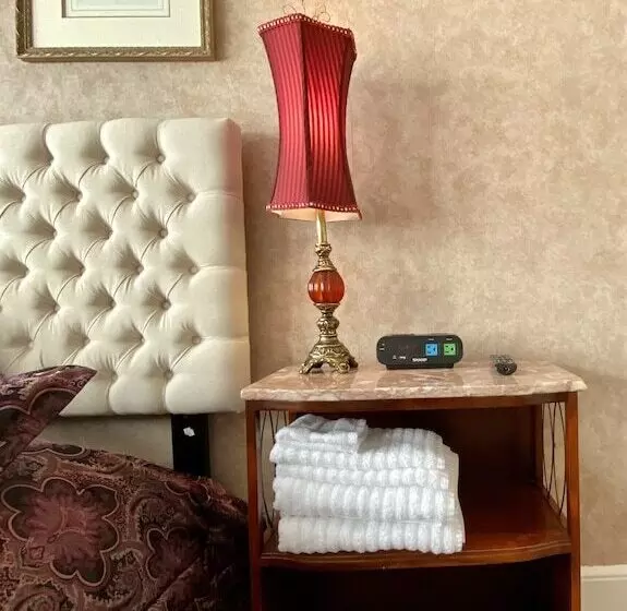 تختخواب و صبحانه Natalie House   Boston