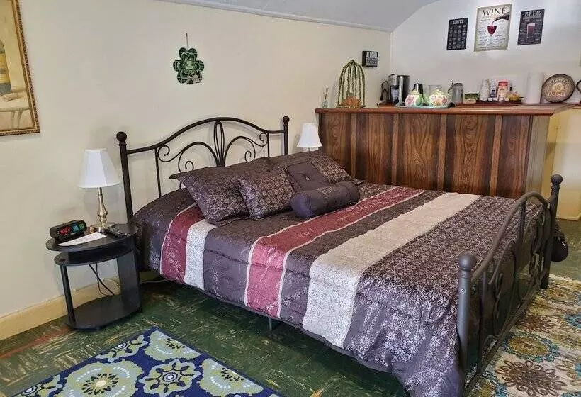 تختخواب و صبحانه Natalie House   Boston