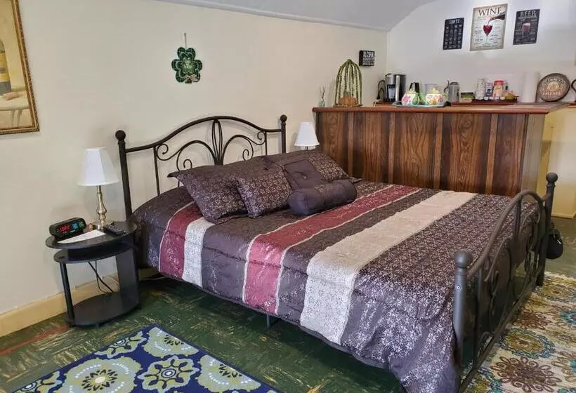 تختخواب و صبحانه Natalie House   Boston