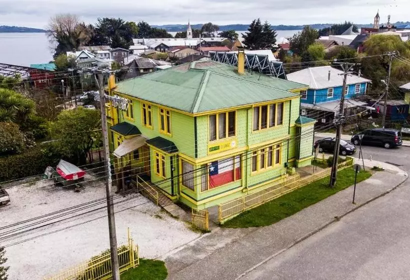 ペンション 13 Lunas Hostel