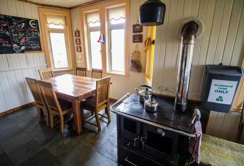 ペンション 13 Lunas Hostel