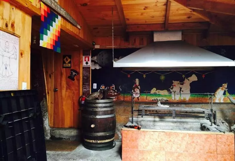 ペンション 13 Lunas Hostel