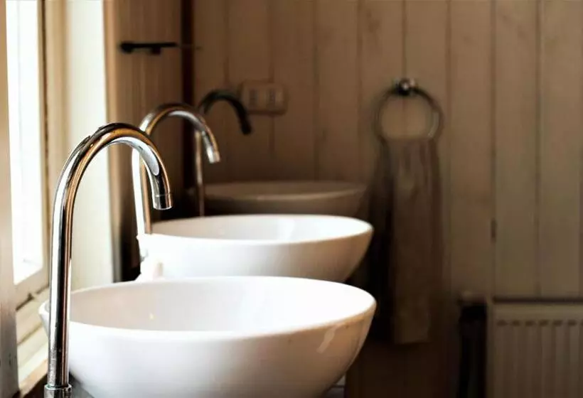 ペンション 13 Lunas Hostel