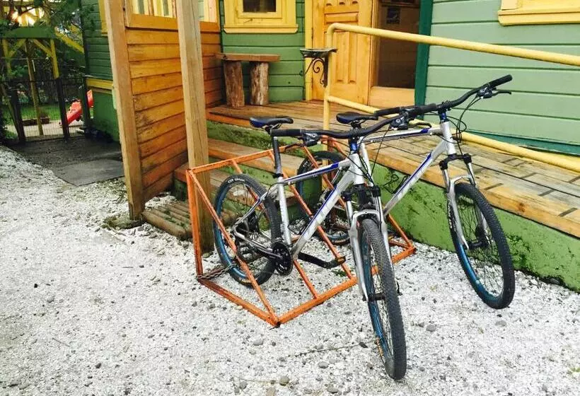 ペンション 13 Lunas Hostel