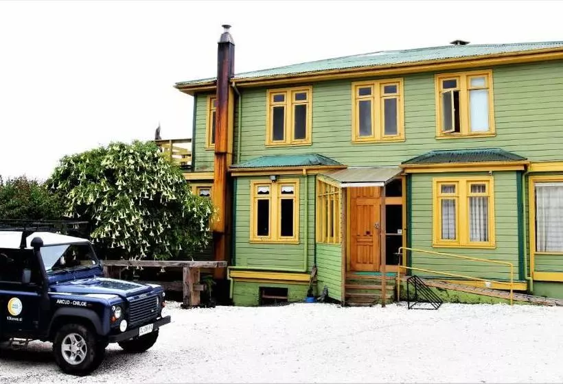 ペンション 13 Lunas Hostel