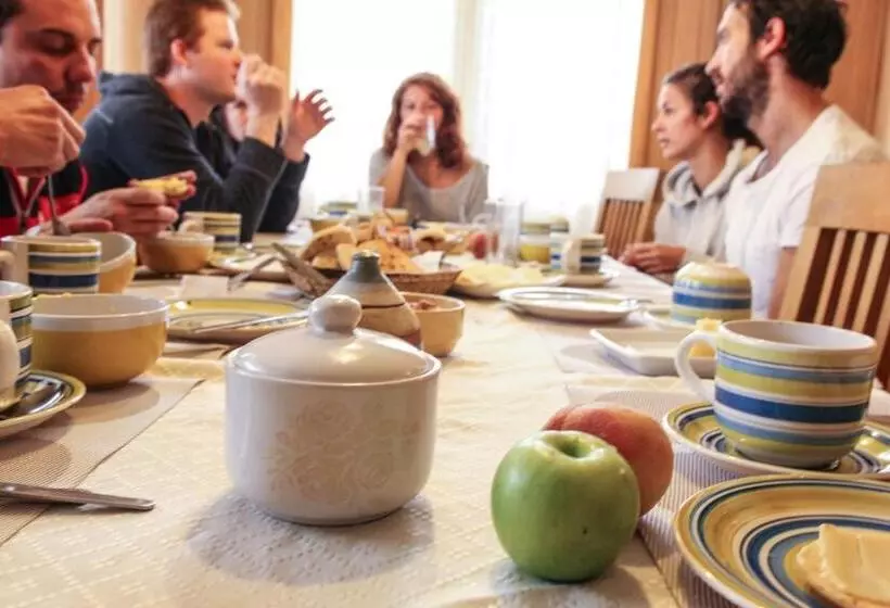 ペンション 13 Lunas Hostel