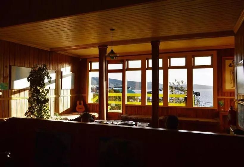 ペンション 13 Lunas Hostel