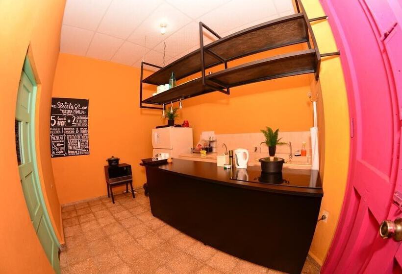 پانسیون Hostal Sole