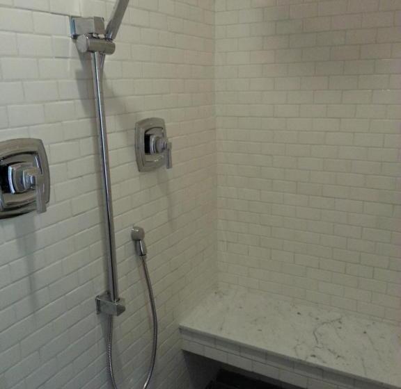 فندق China Creek Cottages