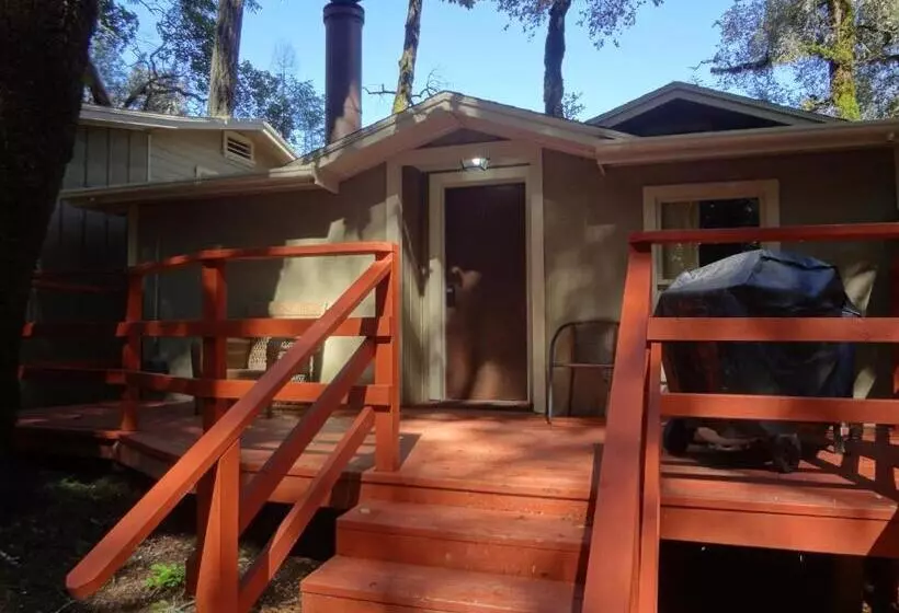 Hotelli China Creek Cottages