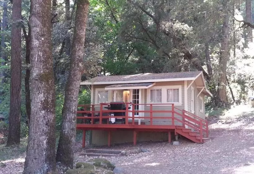 Hotelli China Creek Cottages