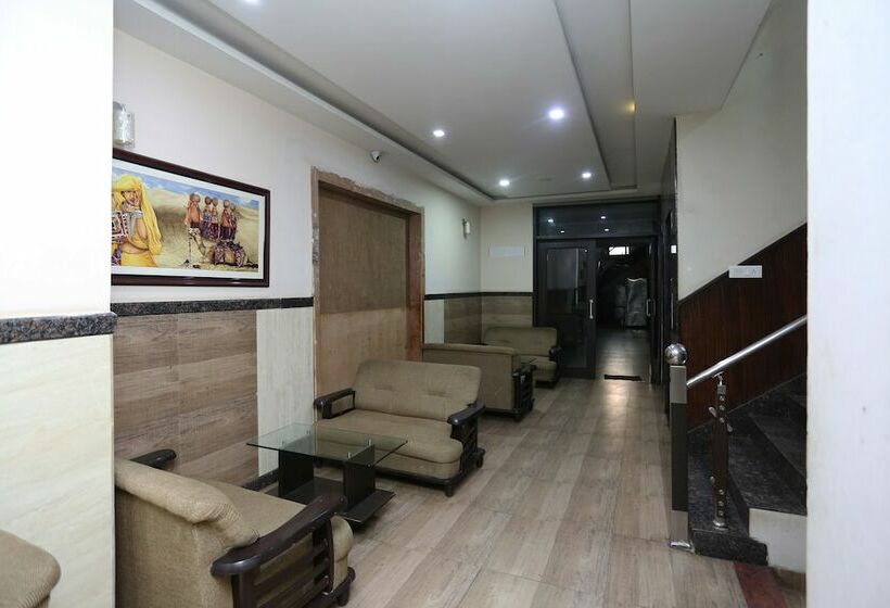 Oyo 12479 Hotel City Shine