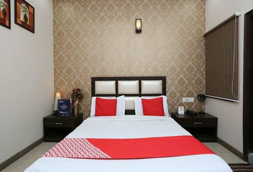 Oyo 12479 Hotel City Shine