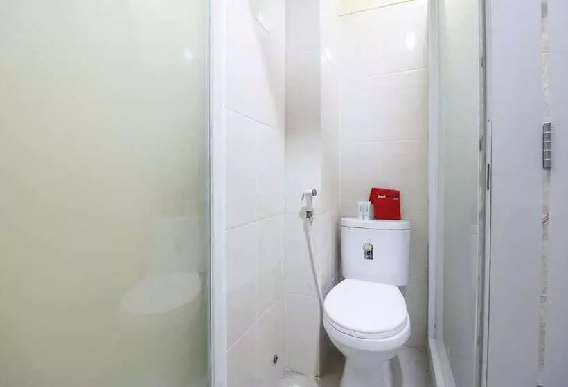 ペンション Reddoorz Near Itc Cempaka Mas