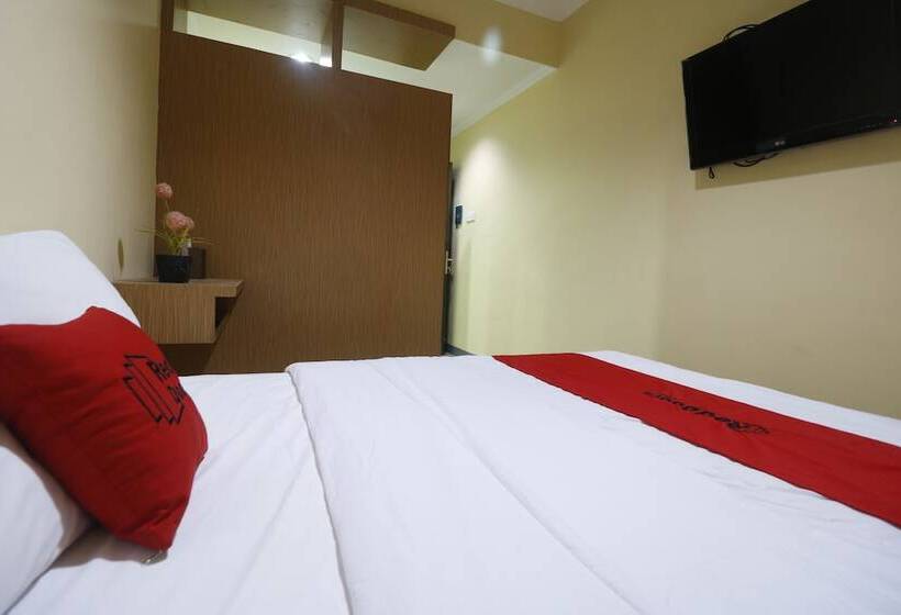 פנסיון Reddoorz Near Itc Cempaka Mas