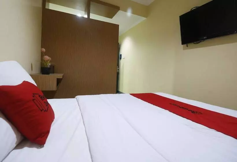 ペンション Reddoorz Near Itc Cempaka Mas