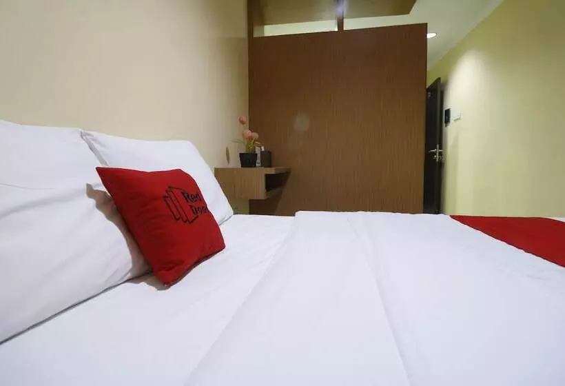 ペンション Reddoorz Near Itc Cempaka Mas