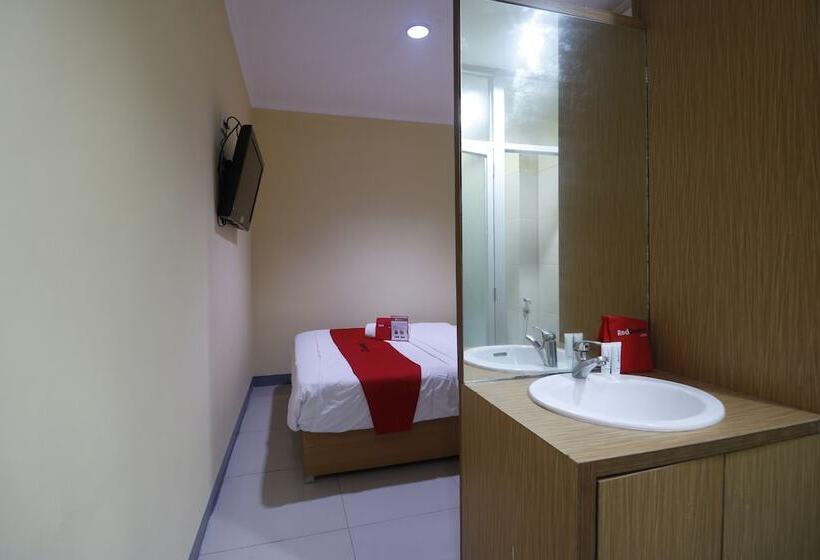 פנסיון Reddoorz Near Itc Cempaka Mas