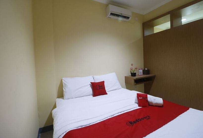 פנסיון Reddoorz Near Itc Cempaka Mas