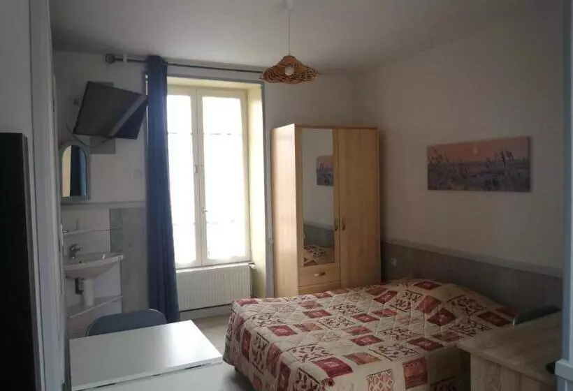 ホテル Au Relais Du Parc De Millevaches