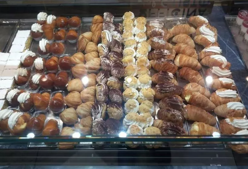 تختخواب و صبحانه Il Faletto