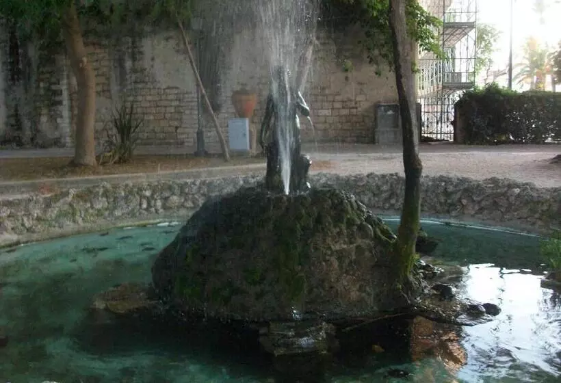 تختخواب و صبحانه Il Faletto