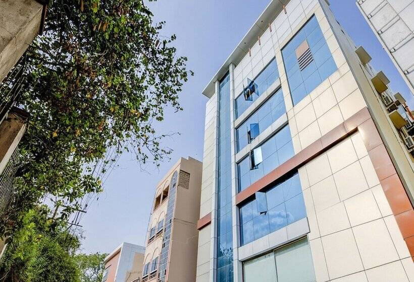 בית מלון כפרי Fab Leela Grand Inn