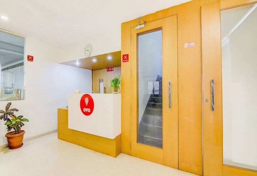 בית מלון כפרי Fab Leela Grand Inn