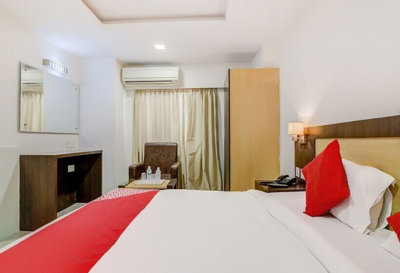 בית מלון כפרי Fab Leela Grand Inn