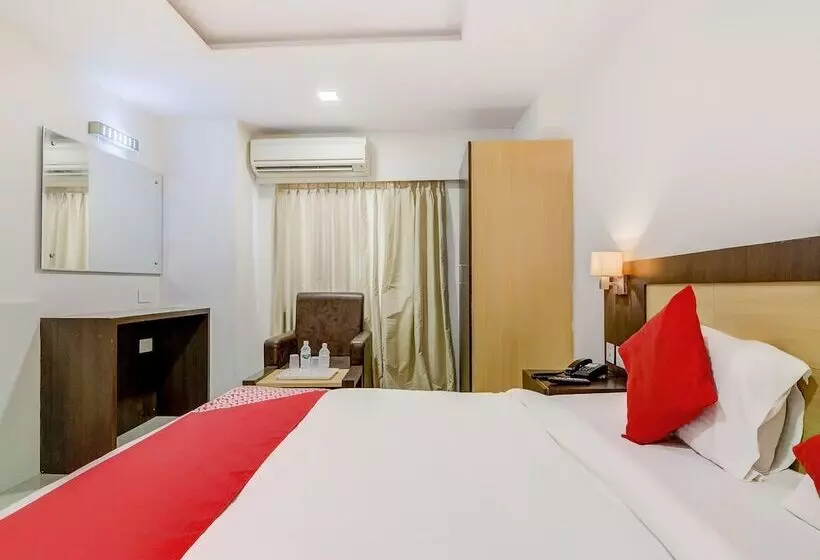 Hotelli Fab Leela Grand Inn