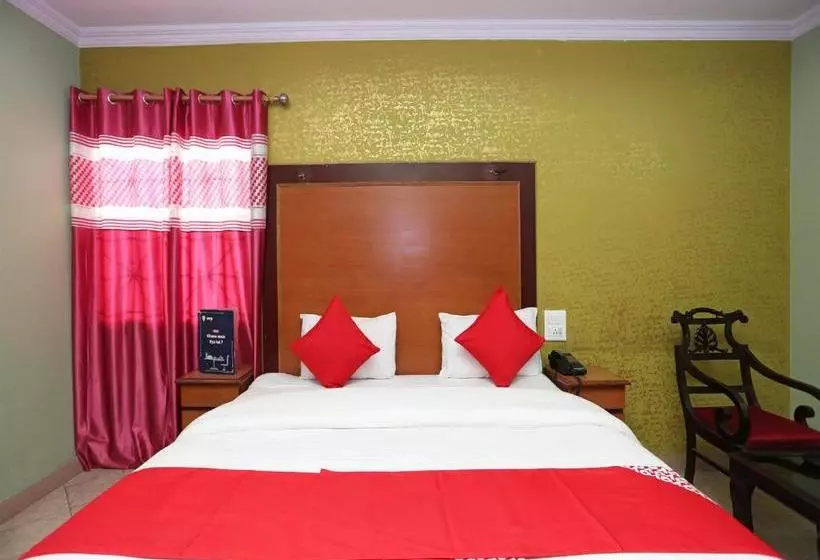 Hotelli Oyo 15398 The Grand Avenue