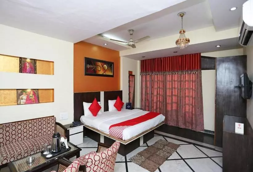 Hotelli Oyo 15398 The Grand Avenue