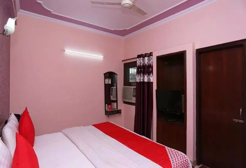 Hotelli Oyo 15398 The Grand Avenue