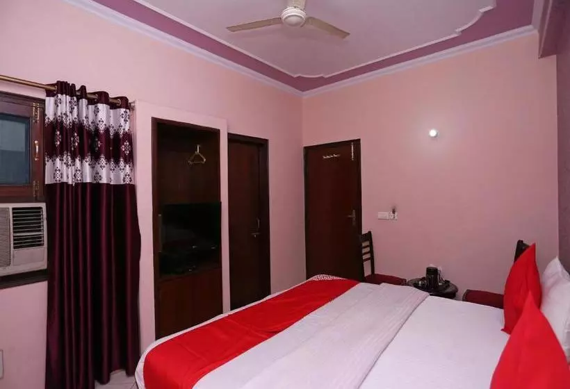Hotelli Oyo 15398 The Grand Avenue