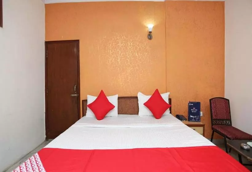 Hotelli Oyo 15398 The Grand Avenue