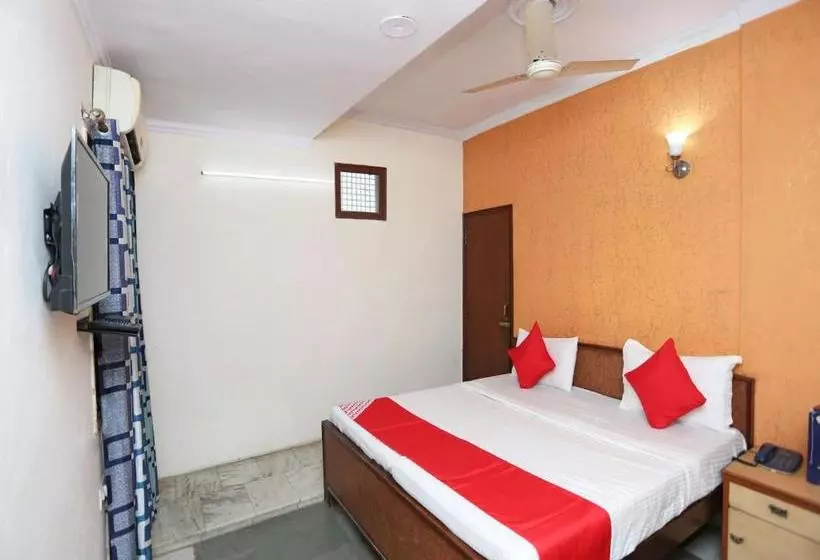 Hotelli Oyo 15398 The Grand Avenue