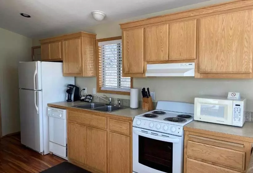 Motelli The Waterfront At Potlatch