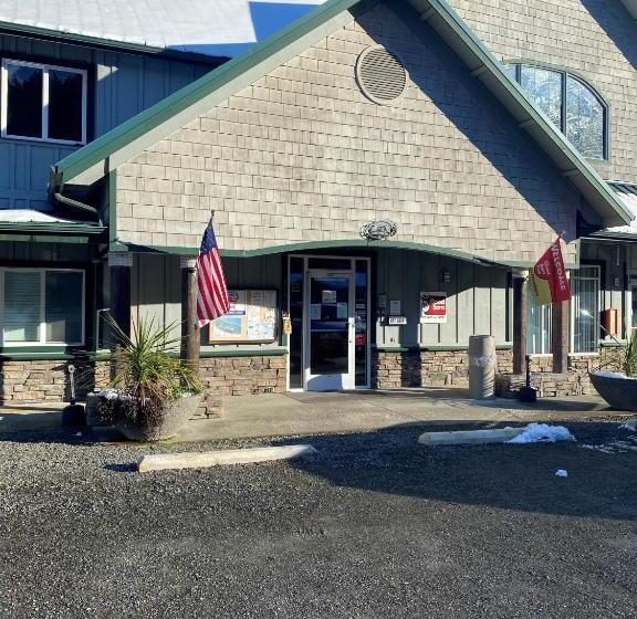 汽车旅馆 The Waterfront At Potlatch