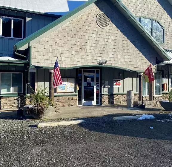 Motelli The Waterfront At Potlatch